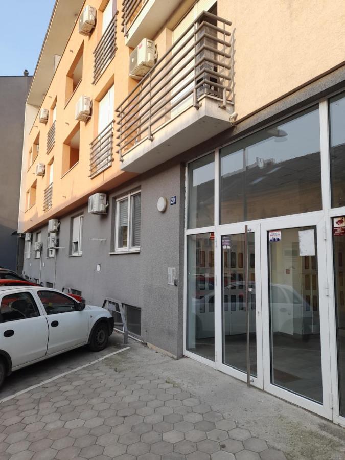 Nikola Ns Apartamento Novi Sad Exterior foto